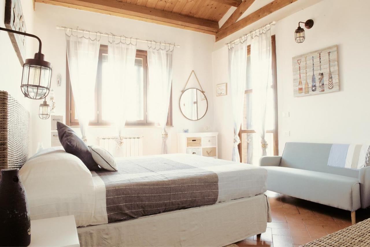 The Bell Tower Lodge Палидоро Екстериор снимка